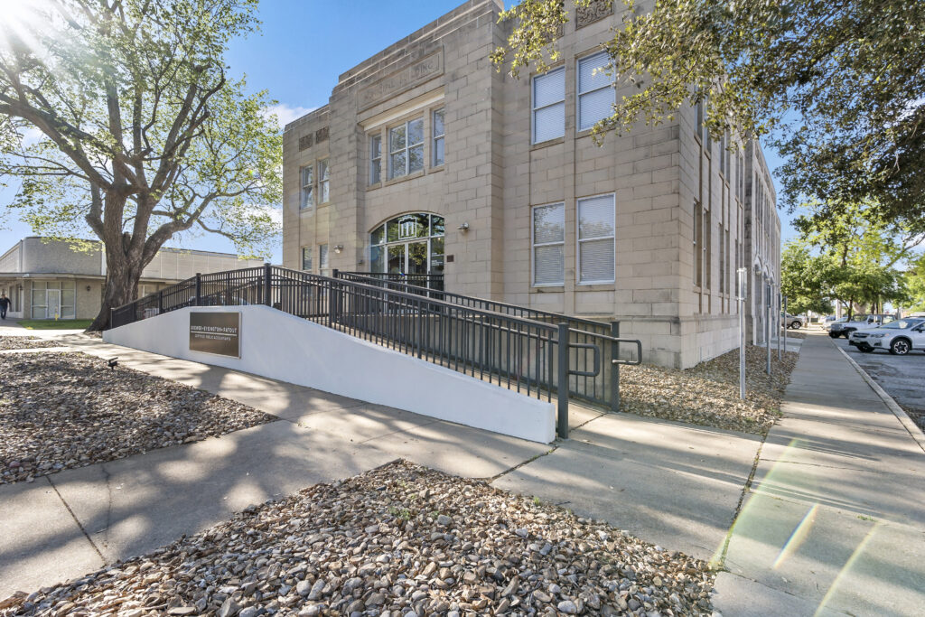 111 E 27th -18